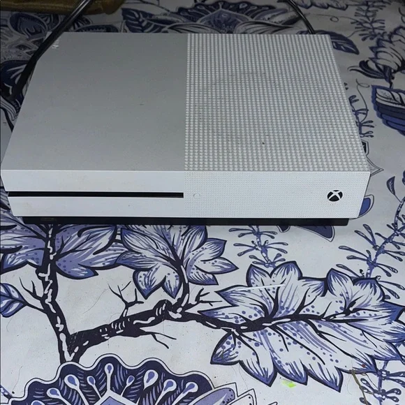 Xbox One White One S Console Barley Used - Picture 1 of 9